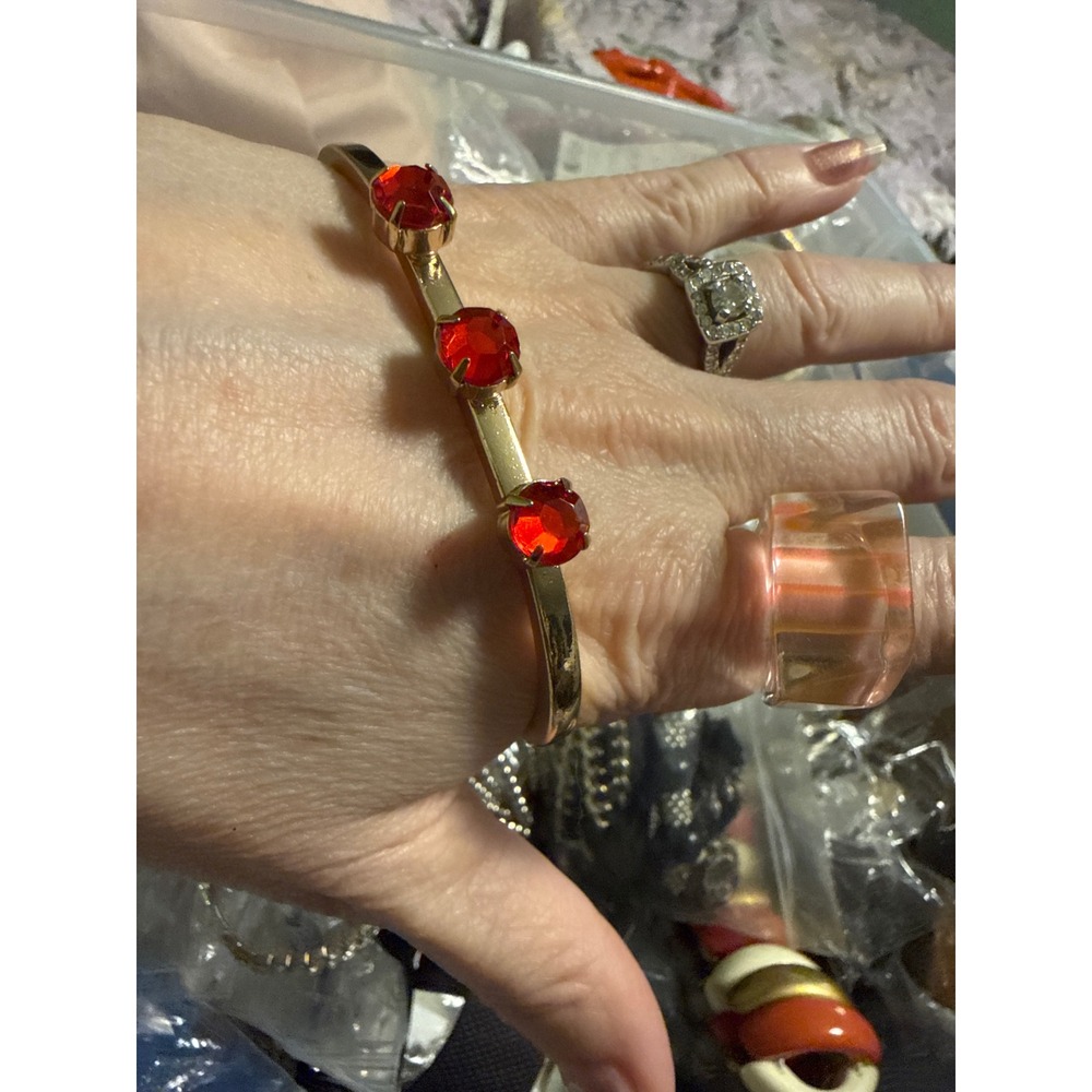 Vintage Red Rhinestone Gold Tone Bangle hand Bracelet Triple Stone ‎ Slim